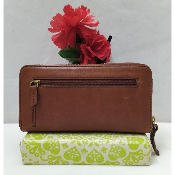 Fossil Brown Leather Zip Around Credit Card Wallet - Picture 2 of 16